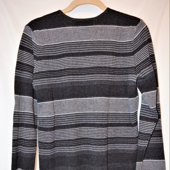 SALE! CLASSIQUES ENTIER MERINO WOOL V-NECK EUC - Picture 2 of 6